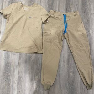 Figs sandstone scrub set